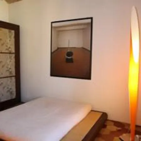 Vatican Art Apartment *